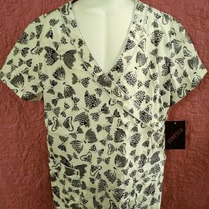 💥4/$20 BNWT Scrub Top, Flex fabric, medium